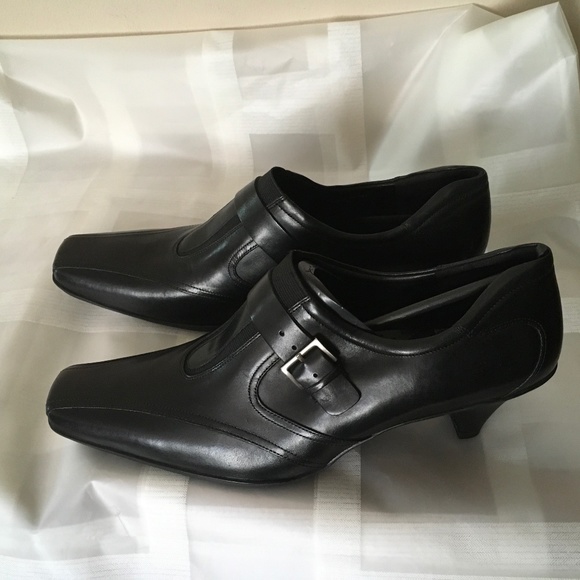 ECCO Women’s London slip on leather shoes size 42. - Picture 2 of 8